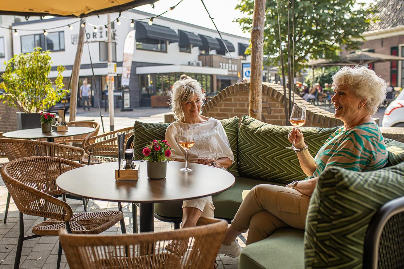 Hotel Restaurant De Zwaan Raalte Exteriör bild